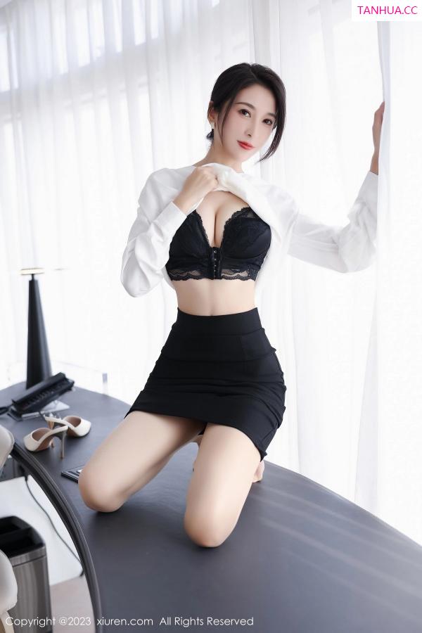 林乐一  [XiuRen]高清写真图 2023.03.20 No.6439 林乐一 短裙美腿第45张图片